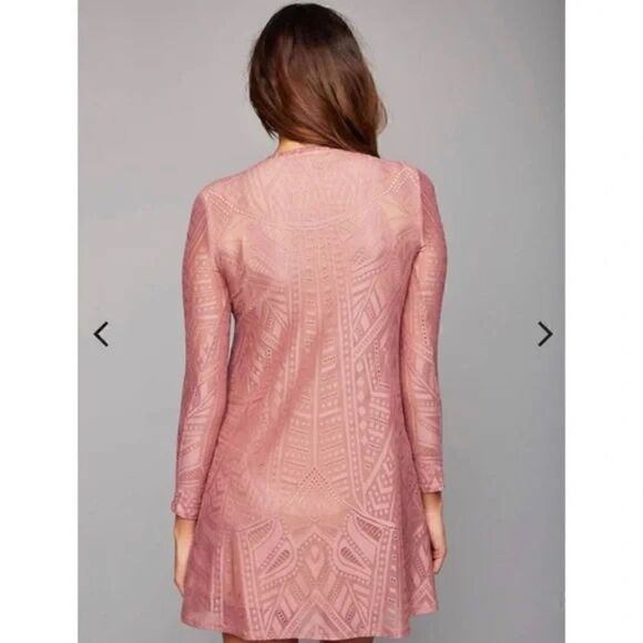 BCBGMAXAZRIA Lace Long Sleeve Maternity Dress dusty pink lace nude lining (H1) - Picture 3 of 12